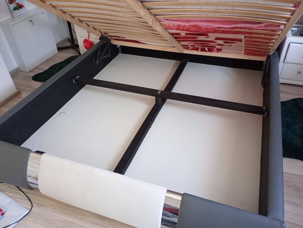 Łóżko tapicerowane eko skóra 180x200 ze stelażem