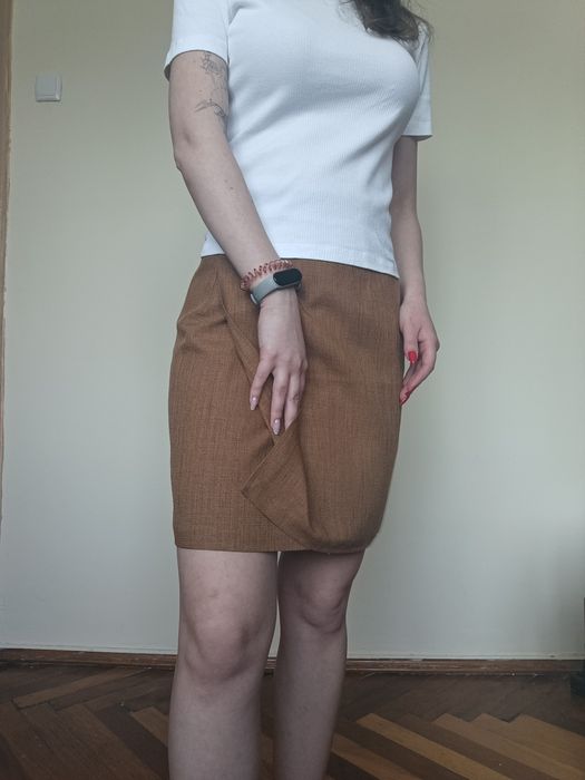 Спідниця коричнева на запах S