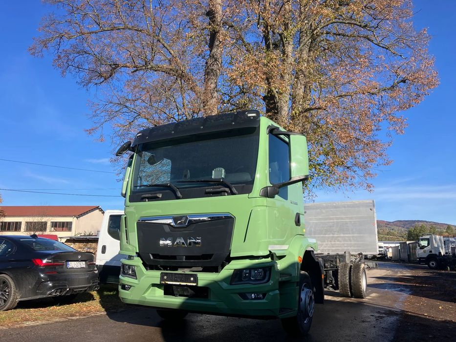 MAN MAN TGM 12.290 euro  6 ramo do zabudowy  Beczka, Hakowiec LAWETA wywrotka kiper