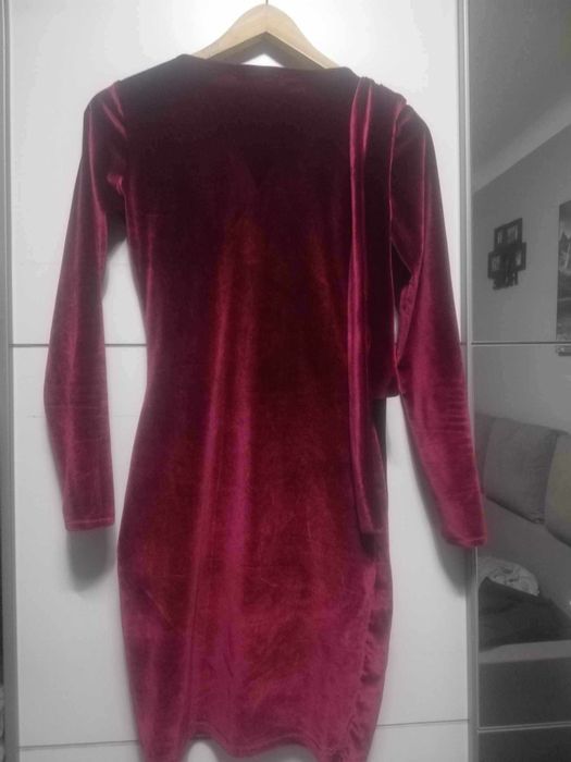 Piękna bordowa sukienka welur XS