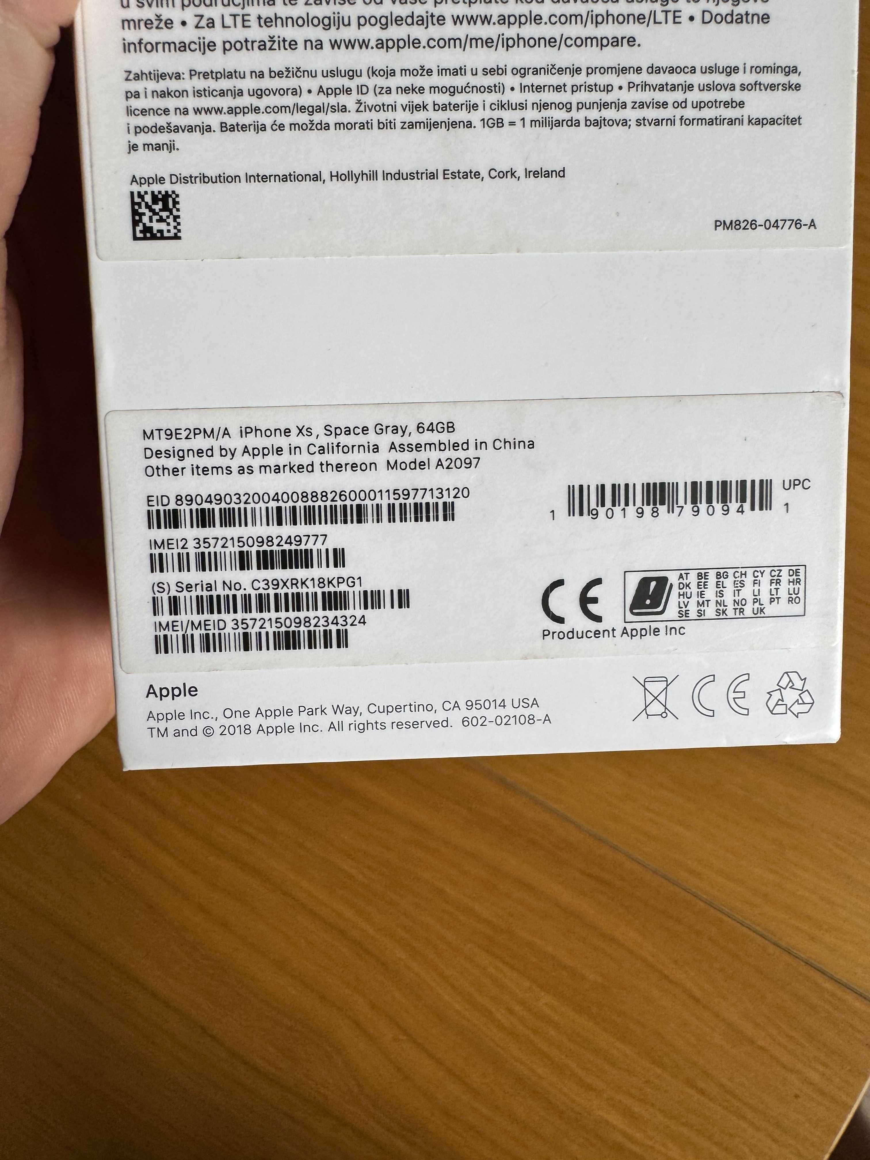 iPhone XS 64 GB z obudową Spigen