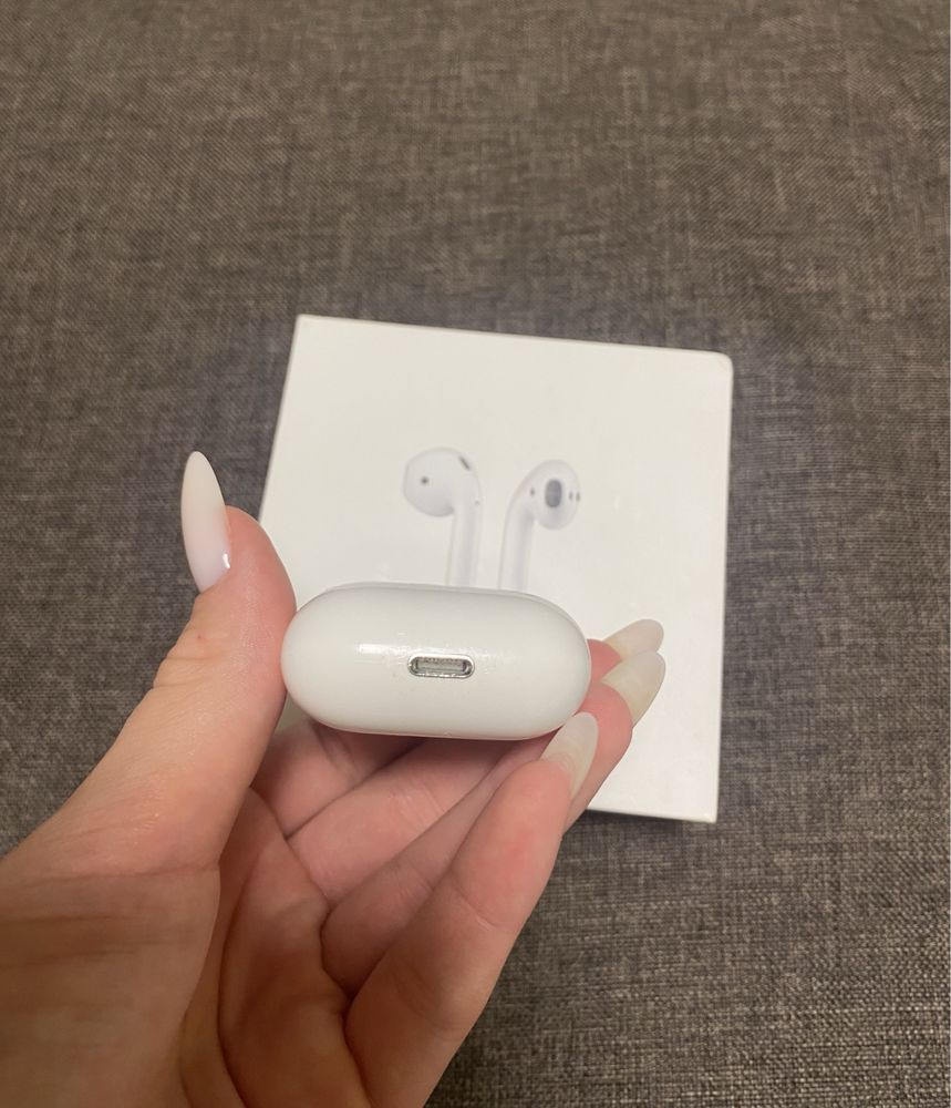 Продам кейс AirPods Charging Case