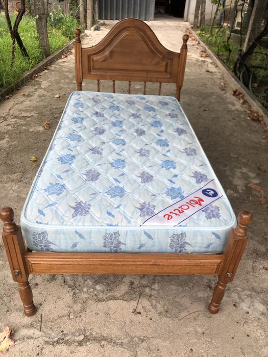 Cama de de madeira
