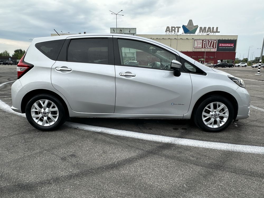 Продам Nissan Note e-power 1.2 гібрид 2020 року 13500$