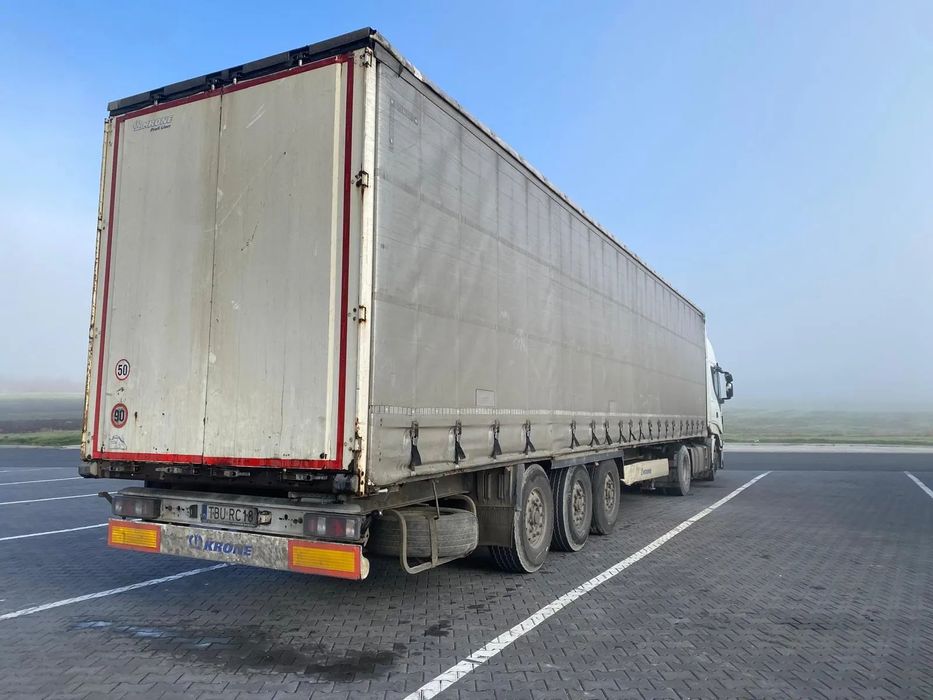 Krone SD  Firanka Krone oś podnoszona