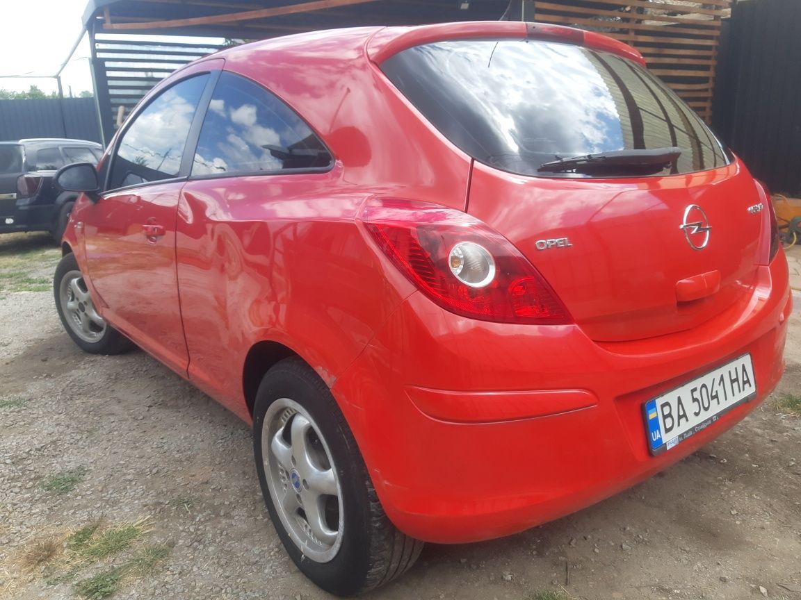 Продам опель корса 1.2 вариатор