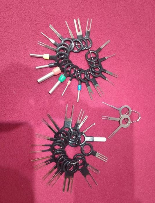 Набор 41 единица экстракторов для извлечения клемм из разъемов