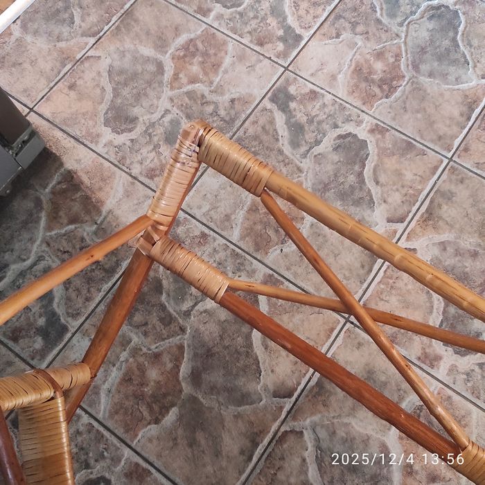 Плетене крісло качалка гойдалка ротанг плетеное кресло з лози