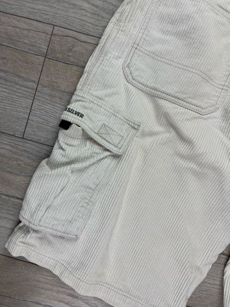 Białe spodenki sztruksowe męskie cargo Quicksilver rozmiar S fit M