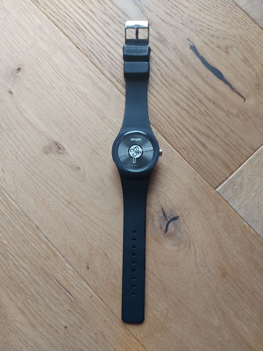 Zegarek firmy AM : PM