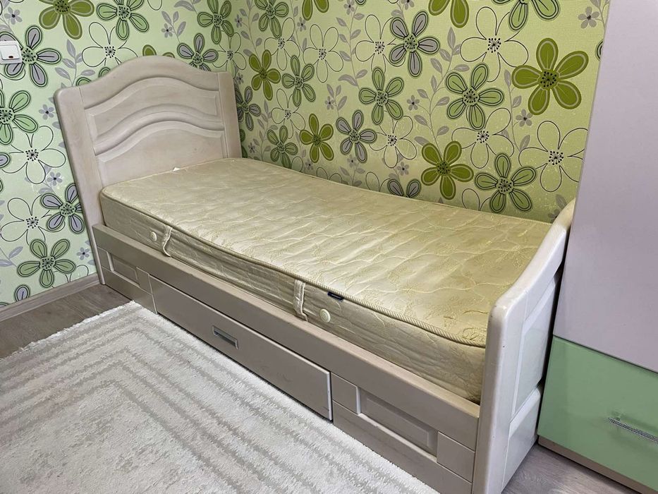 Продам односпальне ліжко