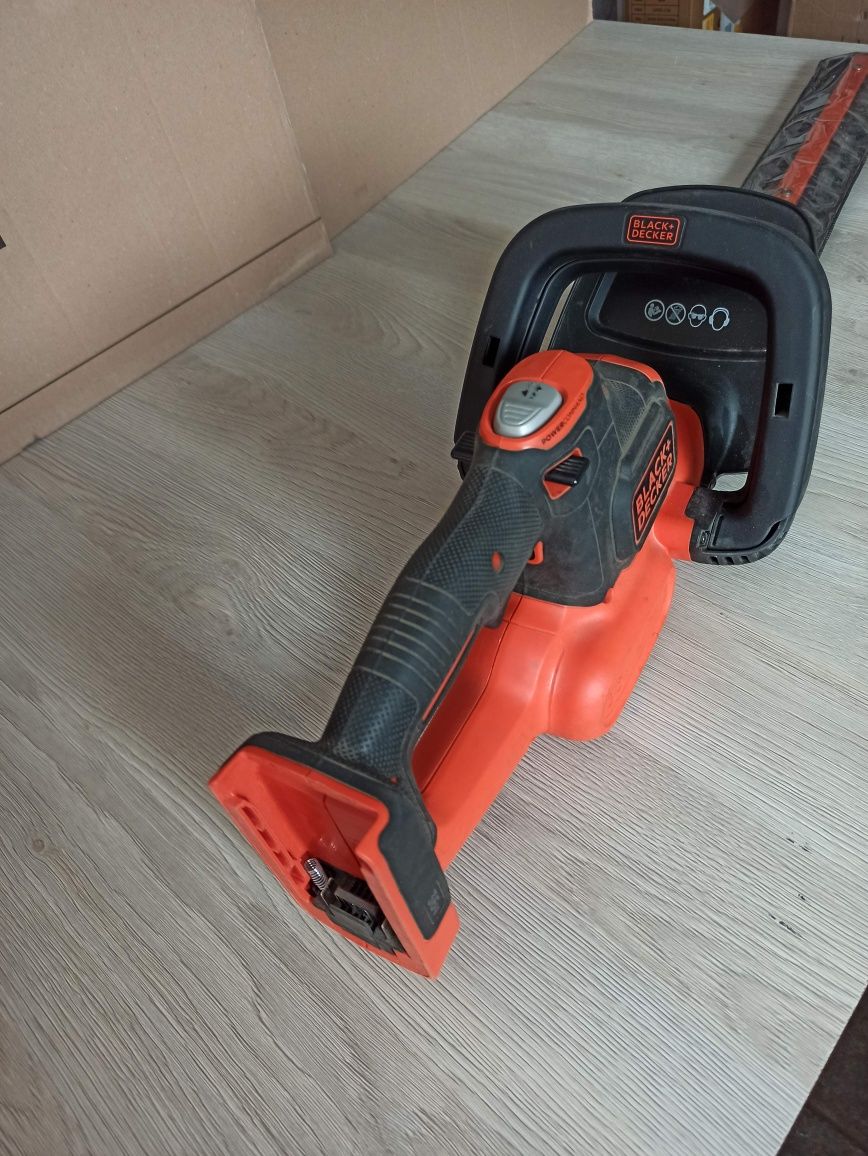 Nożyce akumulatorowe do żywopłotu Black+Decker 55cm 36V