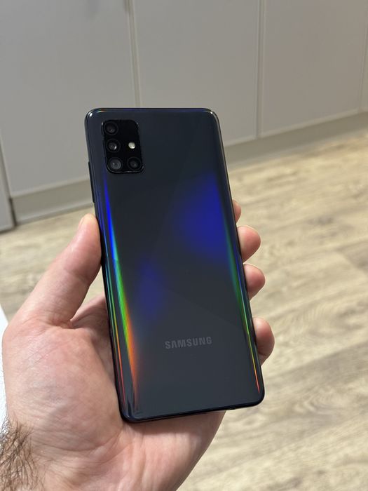 Продам Samsung A515 4/64