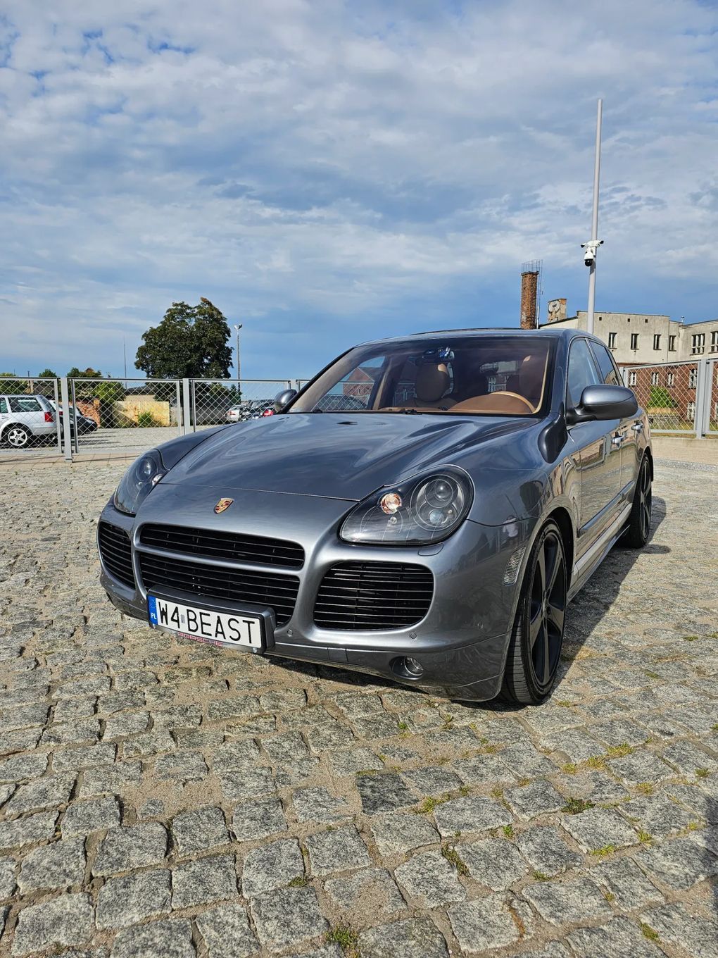 Porsche Cayenne Salon Polska, wydech Techart, koła Gemballa zadbany