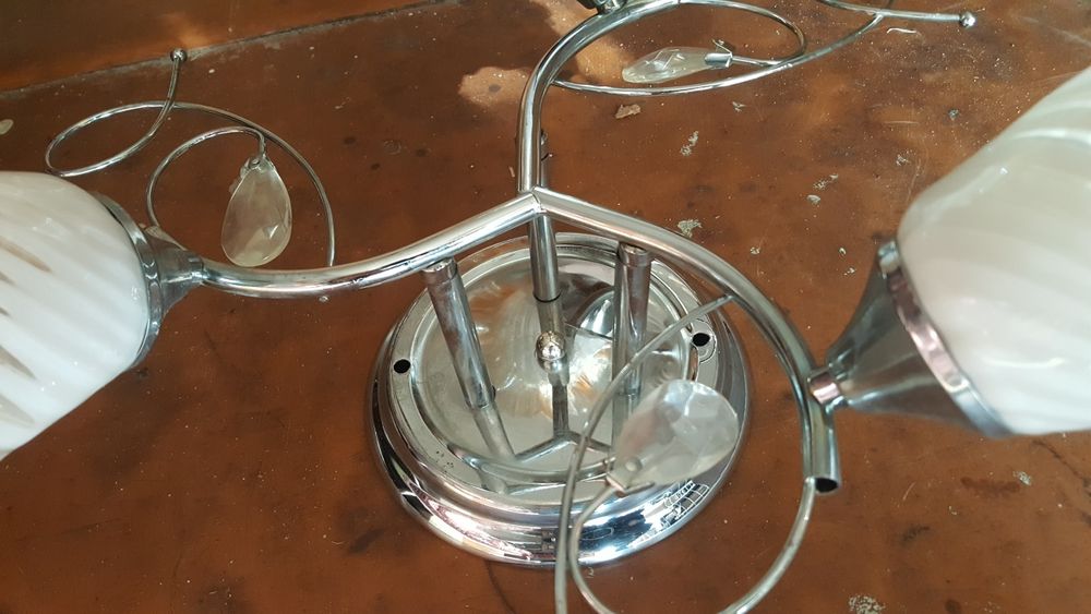 Люстра потолочная.