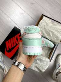 Продам гарні кросівки Nike Sb Dunk Low White Mint Pink