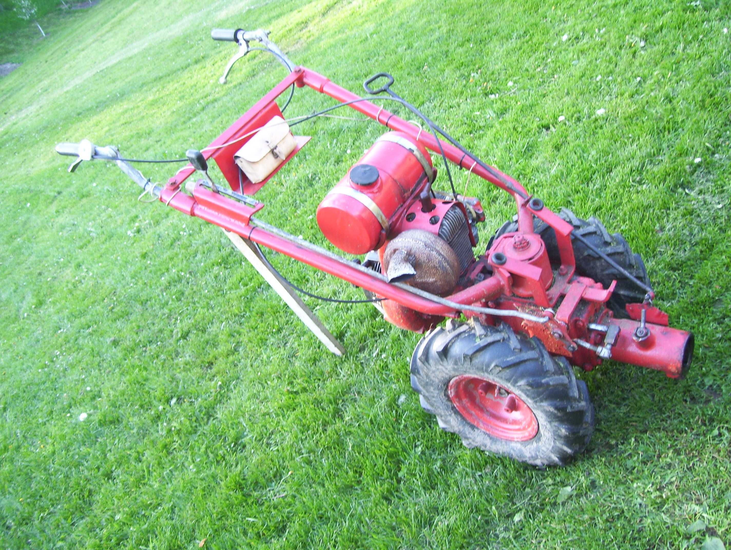 Traktorek typ MF 70