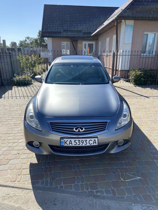 Продається авто infinity