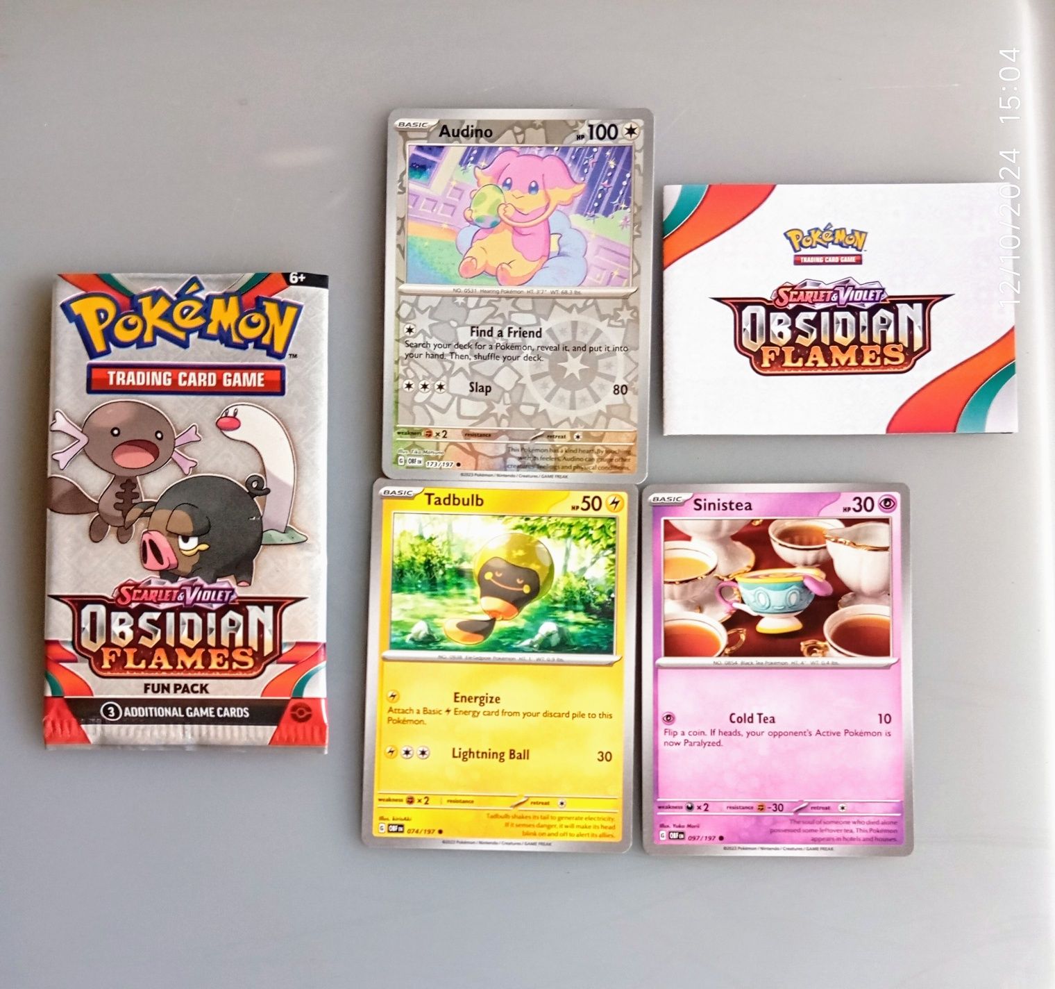 Cartas Pokémon originais.