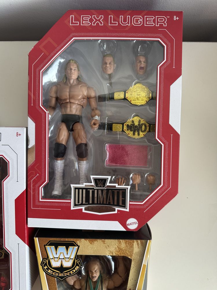 Figuras WWE edições limitadas