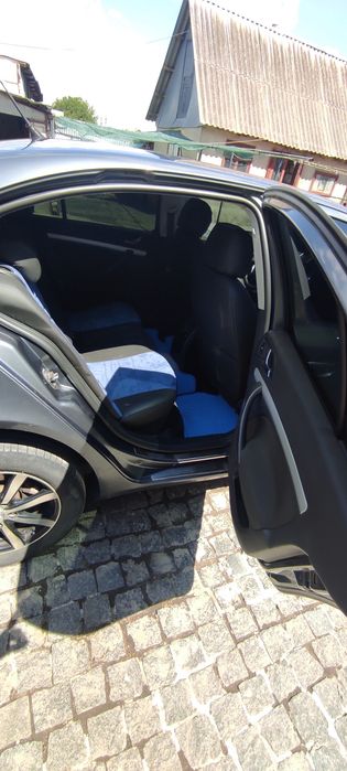 Автомобіль в гарному стані.