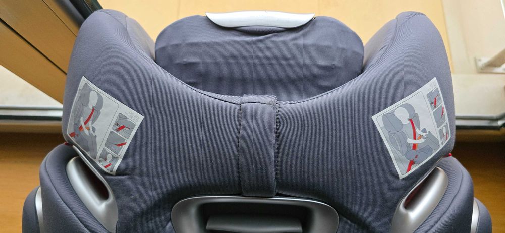 Cadeiras de criança IsoFix Cybex Q3 e Chico Grupo 2/3 (15 a 36 kg)