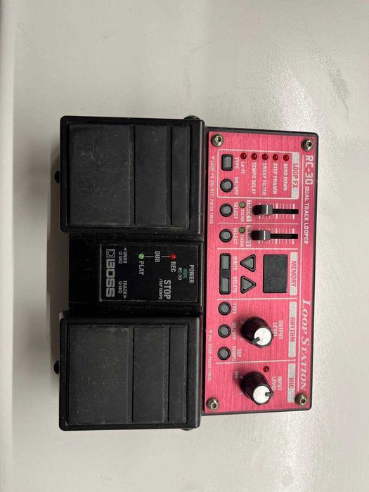 Vários pedais em excelente estado(Line 6, Boss, Fender, EHX, Mooer..)