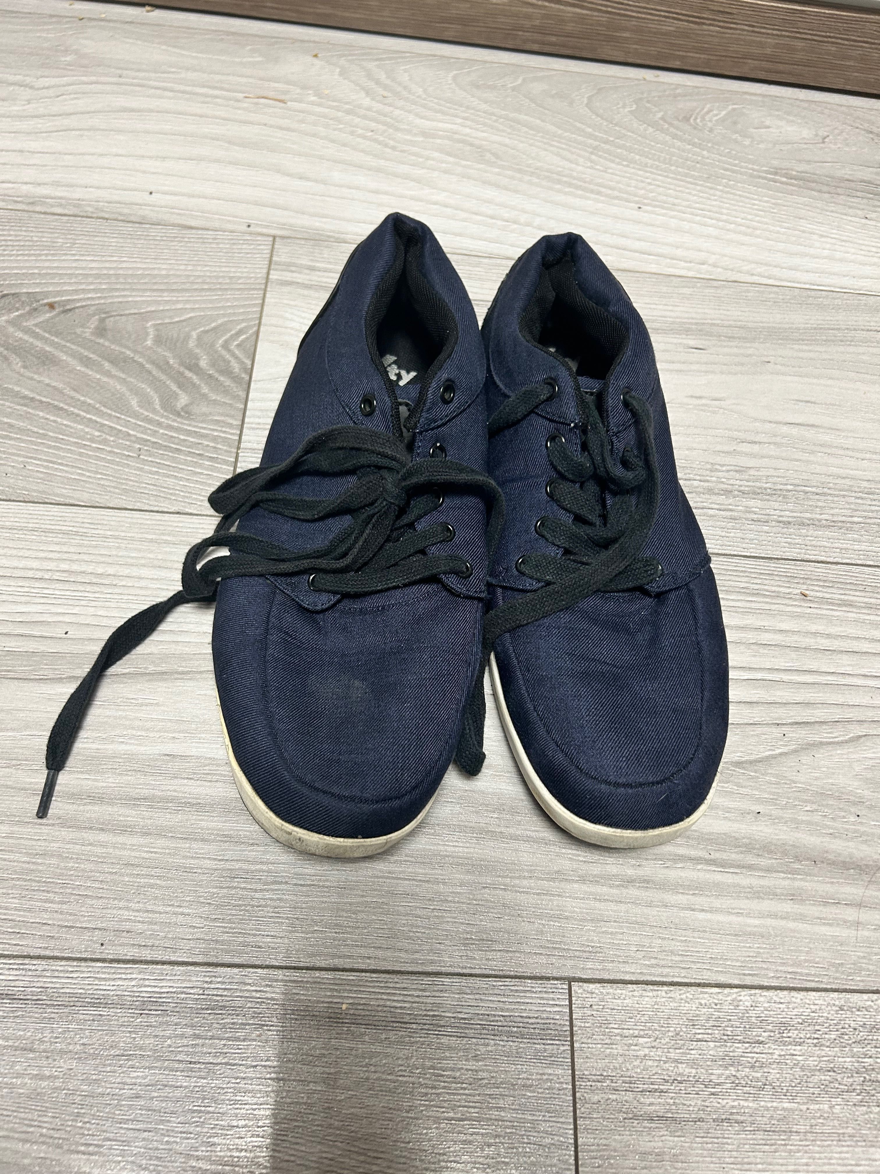 Granatowe buty Vty w rozmiarze 42