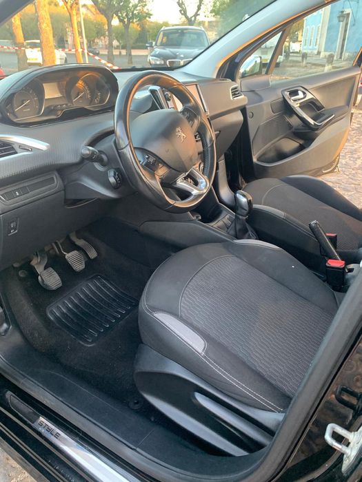 Peugeot 208 puretech 1.2