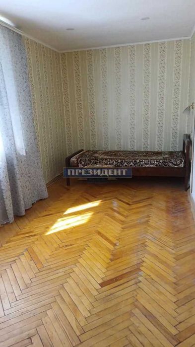 продам 2 комн Заболотного  24 999 у.е