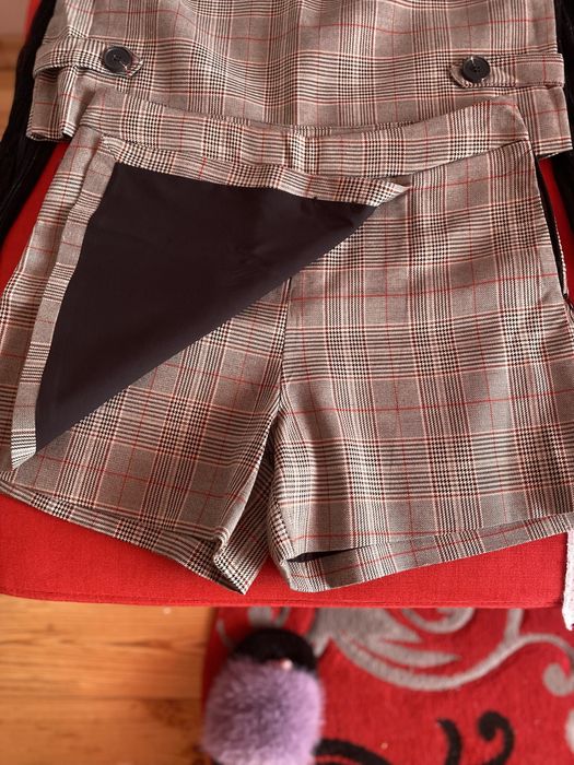 Костюм трійка із шортами спідницею