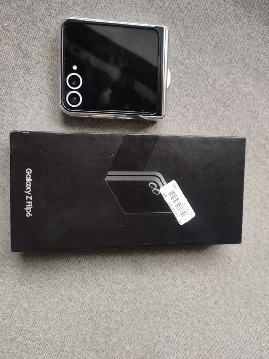 Samsung Galaxy Flip6 256GB *Jak nowy*gwarancja*