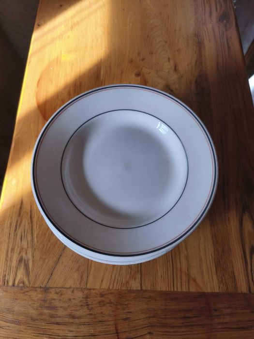 Memórias à Mesa: Pratos da Mítica Fábrica de Loiça de Sacavém