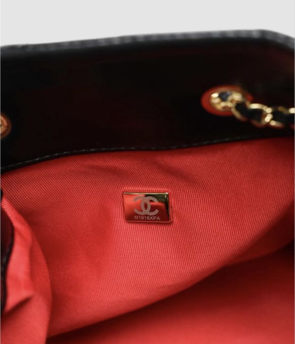 Сумка Chanel Button Bucket