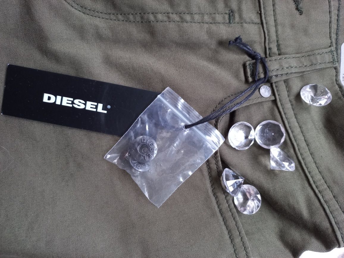 Nowe spodnie Diesel khaki W28