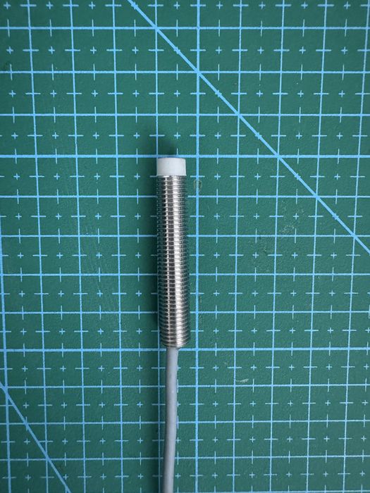 Czujnik indukcyjny XECRO M8 NPN/NO