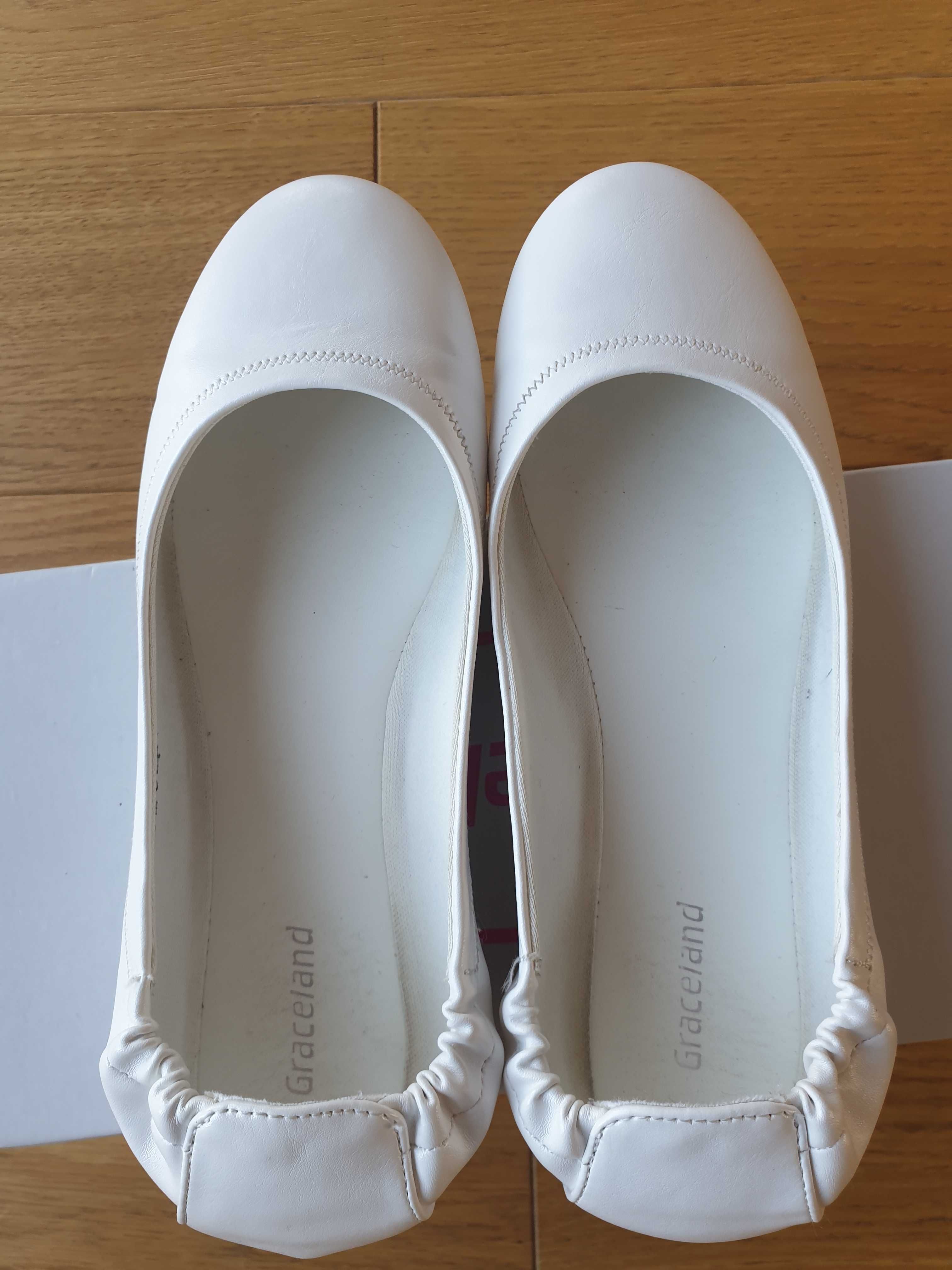 Buty białe dla dziewczynki