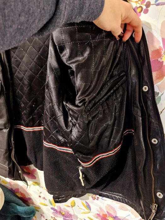 Чоловіча кожанка чорного кольору з карманами,мужская кожанка Чёрная