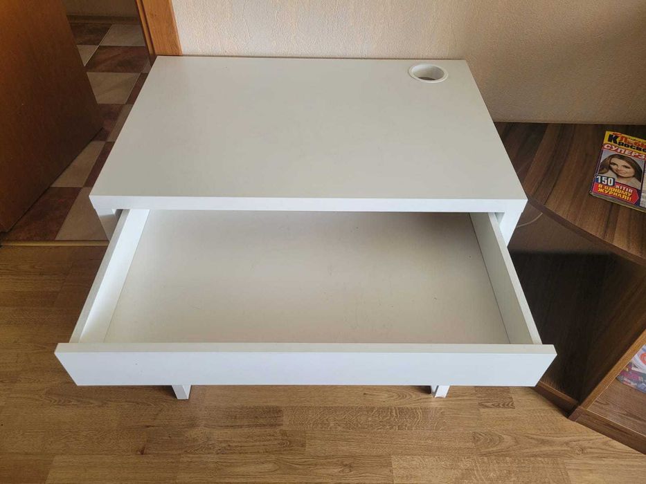Стіл ІКЕА Мікке білий, 73x50 см