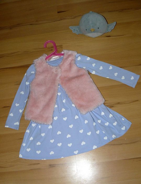 Dziewczęca narzutka/bezrekawnik różowy, puszysta kamizelka. Rozmiar 98