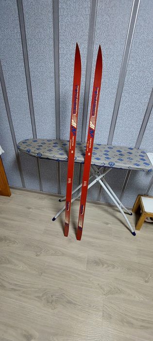 Продам лыжи "Галичанка"