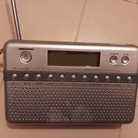 Rádio portátil cinzento