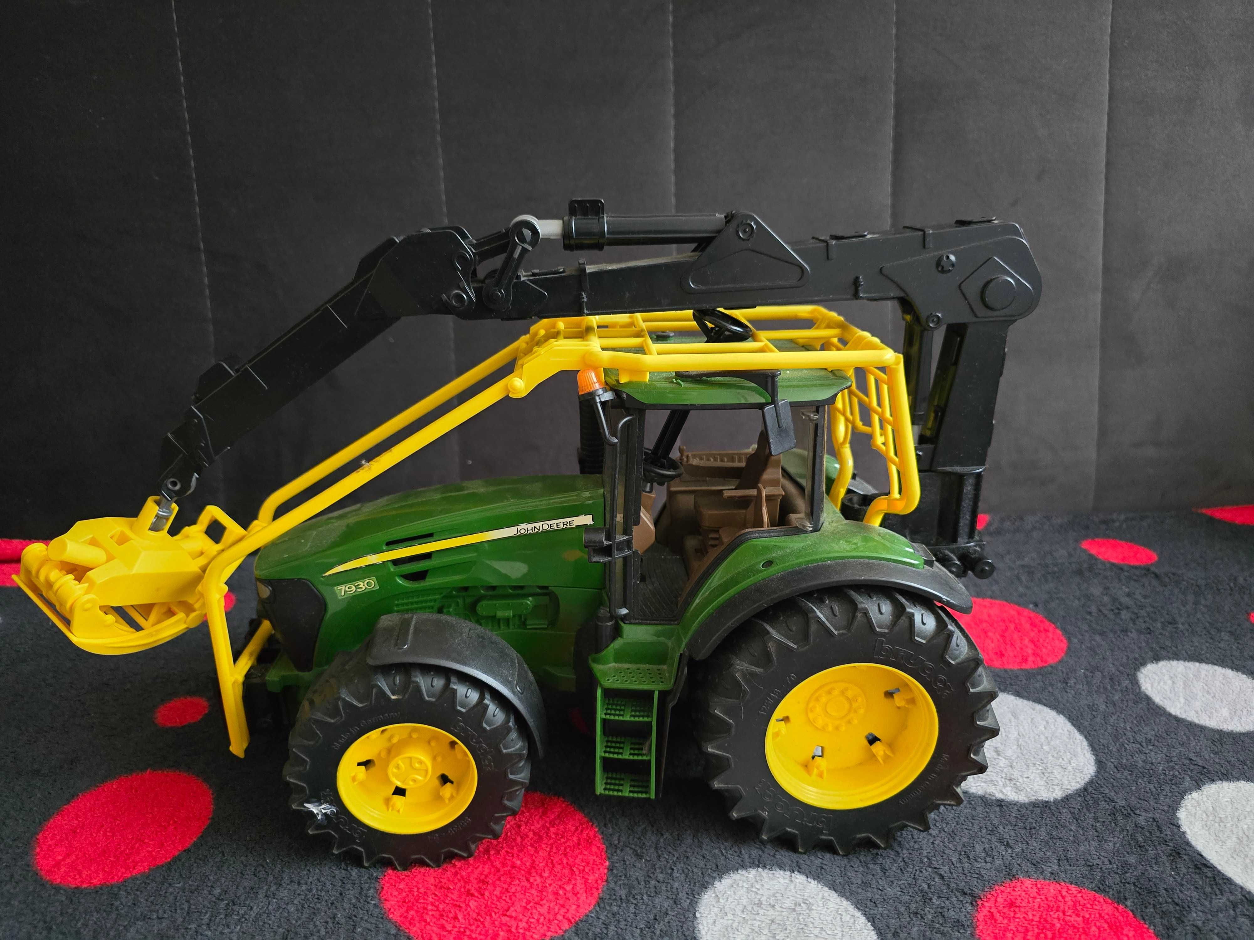 BRUDER 03053 traktor John Deere leśny