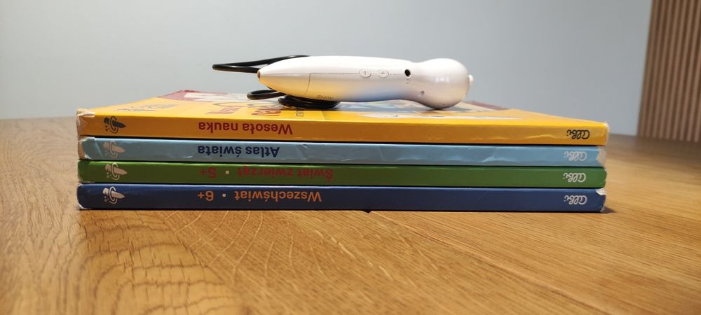 Pióro Albik + Wszechświat + Atlas świata+ Wesoła nauka +Świat zwierząt