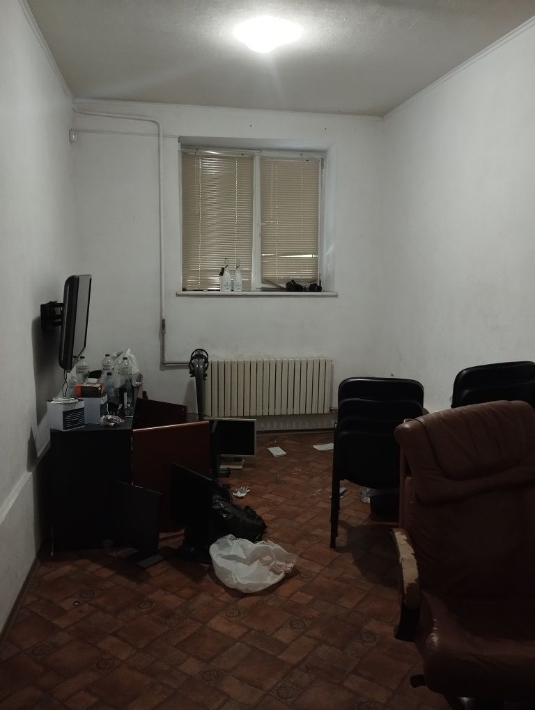 Продам коммерческое помещение, Кирова 18, Александра Поля, центр