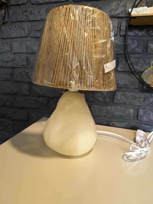Nowa designerska lampa stołowa – 2 sztuki!