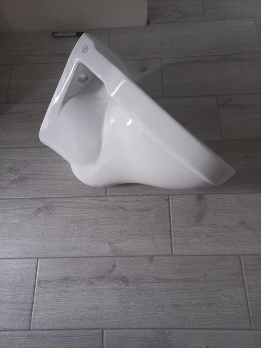 Продам підвісний унітаз