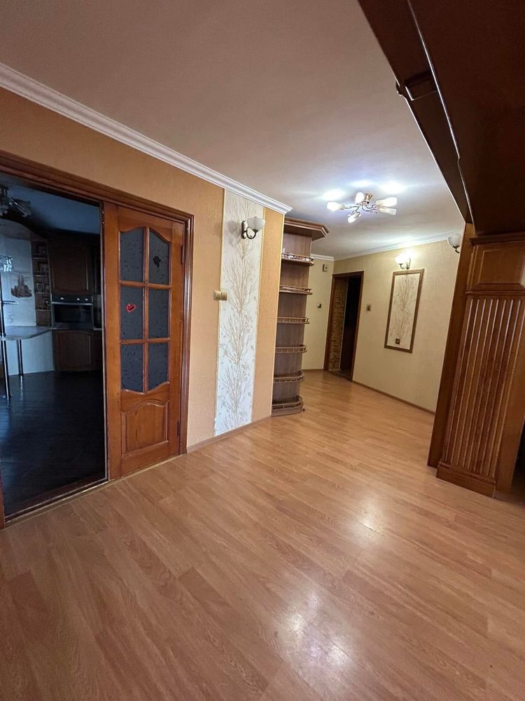 Продаж нестандартного покращеного планування квартири .Павліченко 32