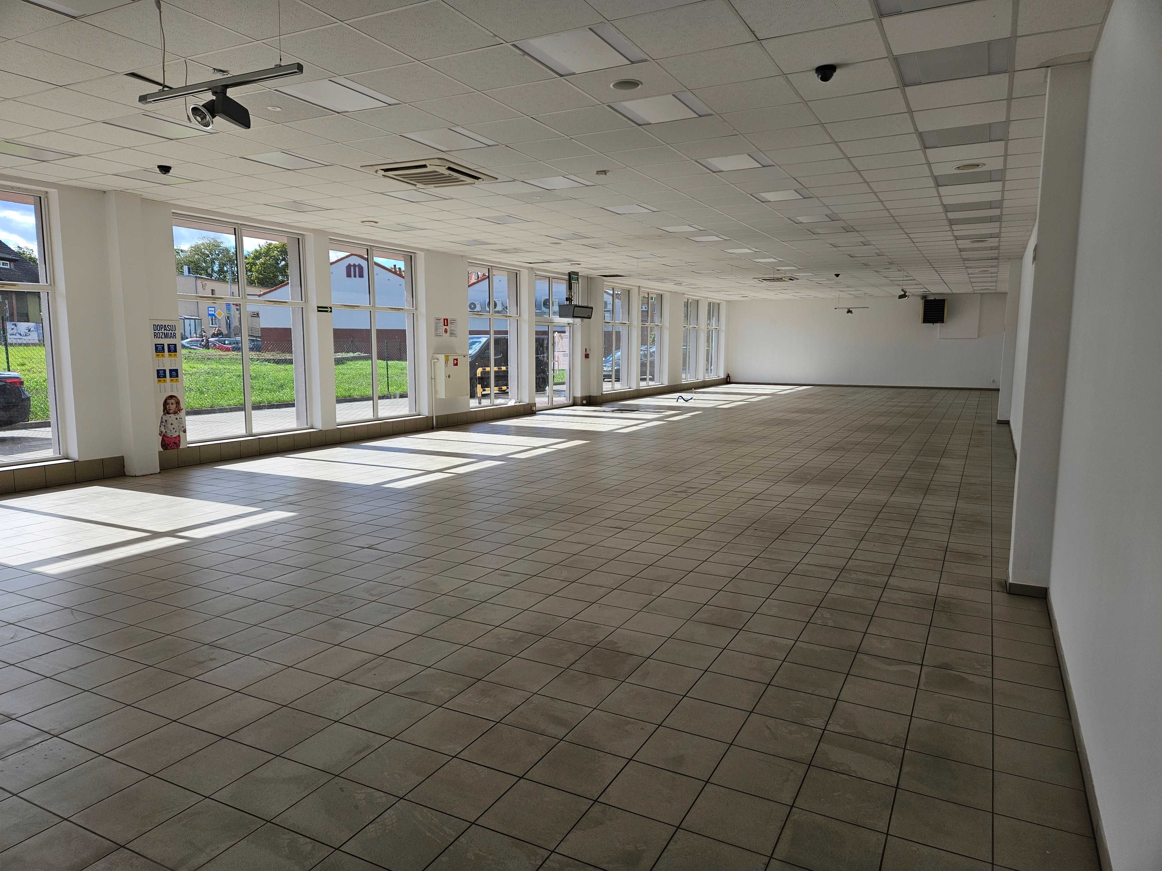 Lokal usługowo handlowy centrum Murowanej