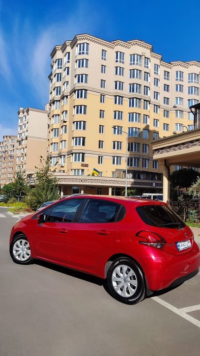 Aвтомобіль Peugeot 208